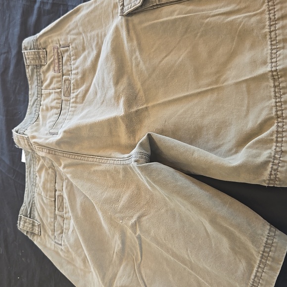 Columbia Men's Tan Shorts - Picture 2 of 12